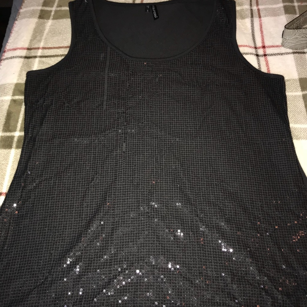 Maurice’s glitter tank